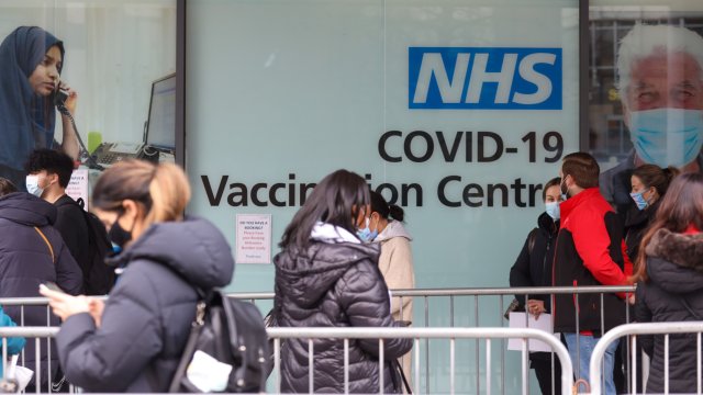 Четвърта доза ваксина все още не е нужна във Великобритания