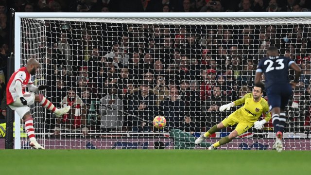 Арсенал излезе четвърти във Висшата лига след като победи Уест