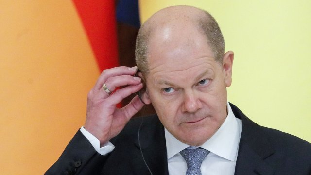 Германският канцлер Олаф Шолц заяви че фиктивните референдуми които Русия