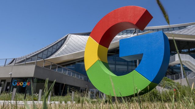 Търсачката Google ще бъде забранена в източните украински региони Донецк