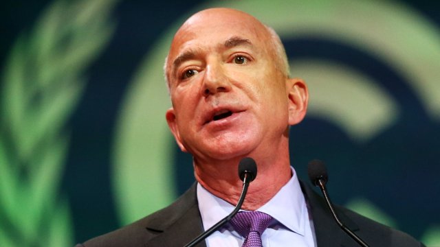 Основателят на Amazon Джеф Безос критикува президента Джо Байдън за