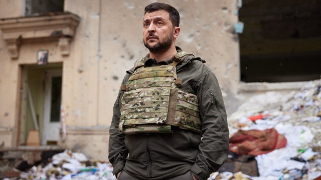 Украинският президент Володимир Зеленски обвини Русия че е разрушила град