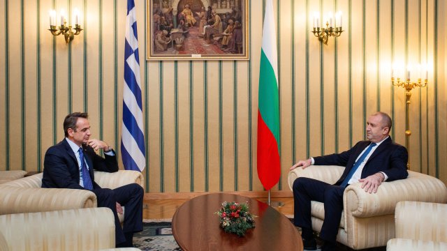 Президентът Румен Радев обсъди с министър-председателя на Гърция Кириакос Мицотакис