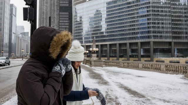 Снежните бури продължават да владеят САЩ Жертвите на лошото време