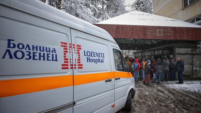 Медицинският факултет към Софийския университет прекратява учебните занятия и стажовете Решението