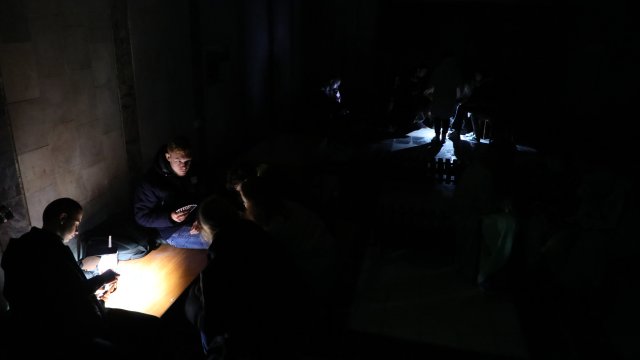 Испания изпрати още електрически генератори на Украйна където руските атаки