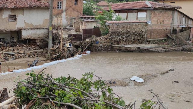 Ситуацията в Карловско е овладяна няма опасност за хората от