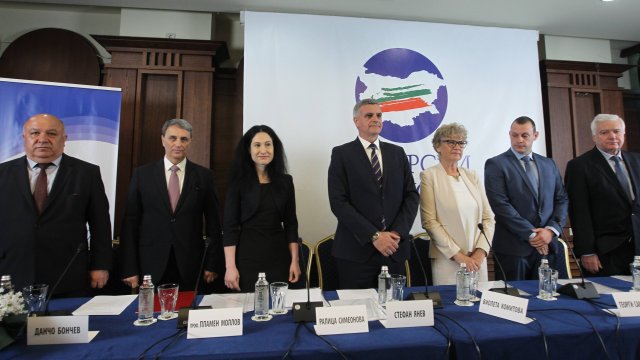 Съоснователят на партия Български възход Ралица Симеонова обяви че напуска