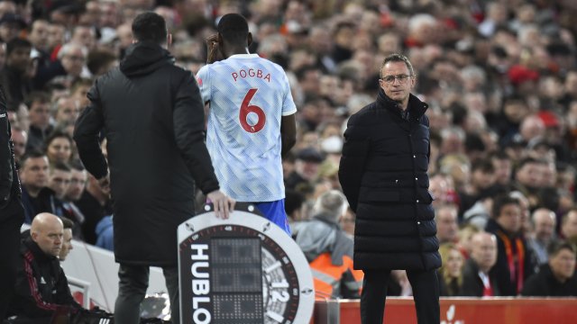 Манчестър Юнайтед има сериозни проблеми с окомплектоването на състава за