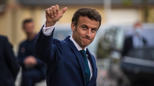 Партията на френския президент Еманюел Макрон Република напред сменя името