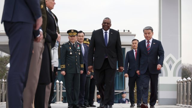 САЩ и Южна Корея ще проведат щабни учения за справяне