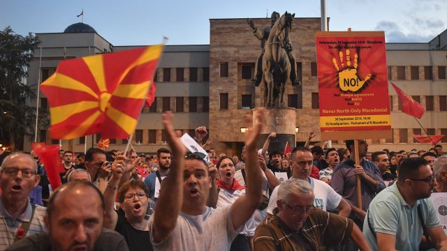 Протестите в Северна Македония засега са по спокойни Но напрежението сред