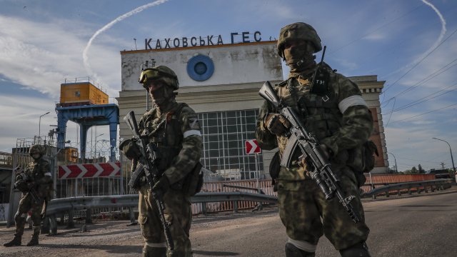 Уж гадже, а всъщност... информатор: Украинки се сближават с руски военни и ги шпионират