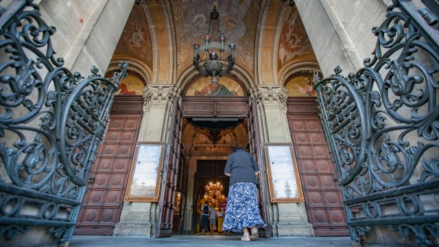 Атанасовден е Църквата почита Свети Атанасий Велики наричан баща на