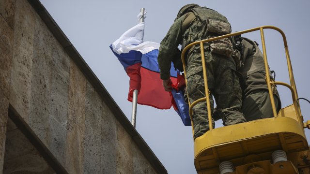 Украинският град Северодонецк е почти напълно обкръжен от руски военни