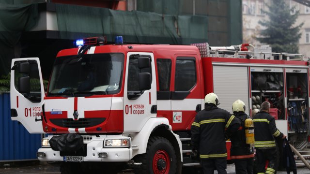 Пожар обхвана четири къщи в Търговище Сигнал за инцидента е