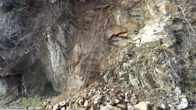 Временно движението по пътя Рудозем Смилян при км 8