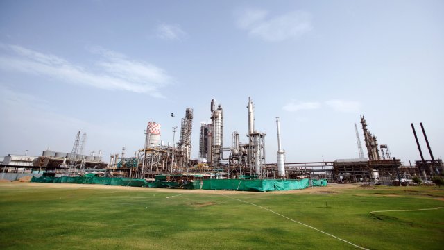 Растящите сметки за електроенергия в Европа предизвикват вълна от затваряния