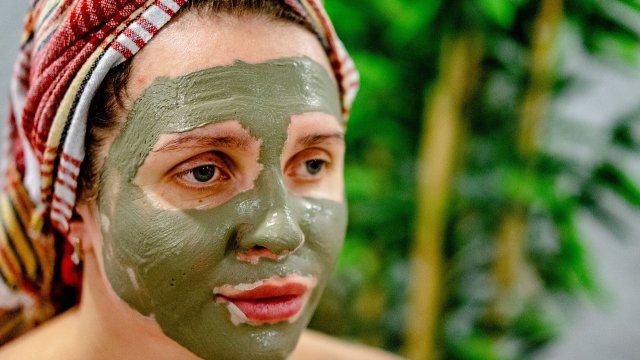 Апаратното почистване на лице може да се извърши в няколко