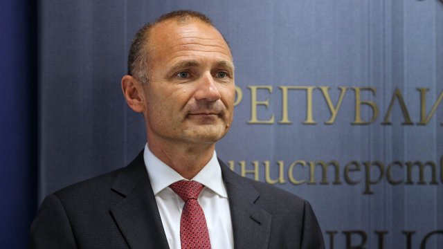 Демократична България иска незабавното отстраняване на служебния министър на енергетиката