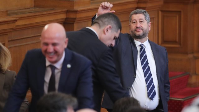 Депутатите отхвърлиха в пленарната зала ветото на президента Румен Радев