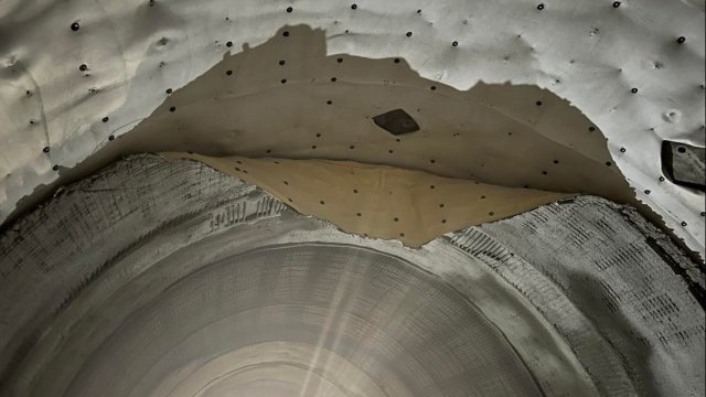 Срути се 40 метра бетон в тунел Ечемишка на АМ