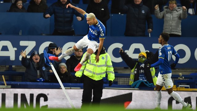 Евертън обърна Арсенал с 2 1 в последния мач от 15 ия