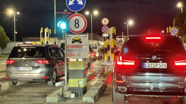 На всички гранични пунктове на българо турската граница ще бъде преустановено