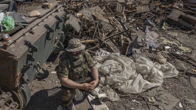 Украинският президент Володимир Зеленски заяви че правителството ще вземе решение