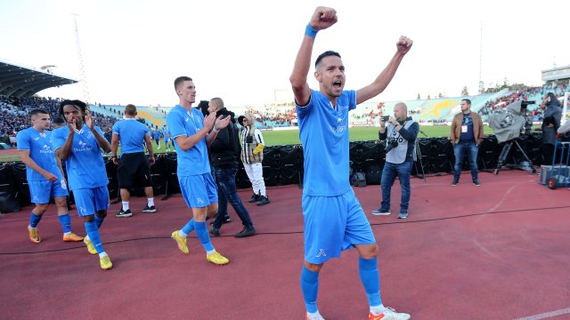 Левски София победи третодивизионния Левски Карлово с 4 0 като гост