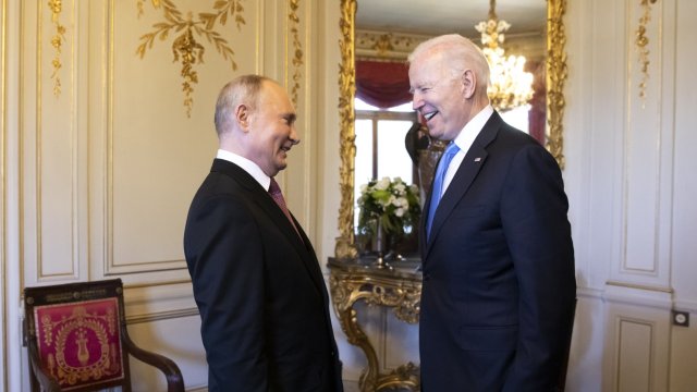САЩ се страхуват че Владимир Путин иска да възстанови Съветския