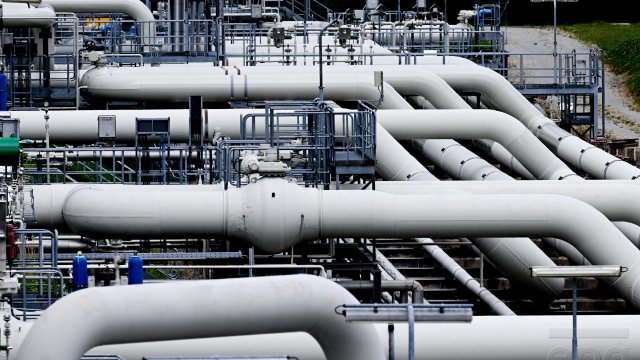 Руският газов концерн Газпром е заявил на свои клиенти в