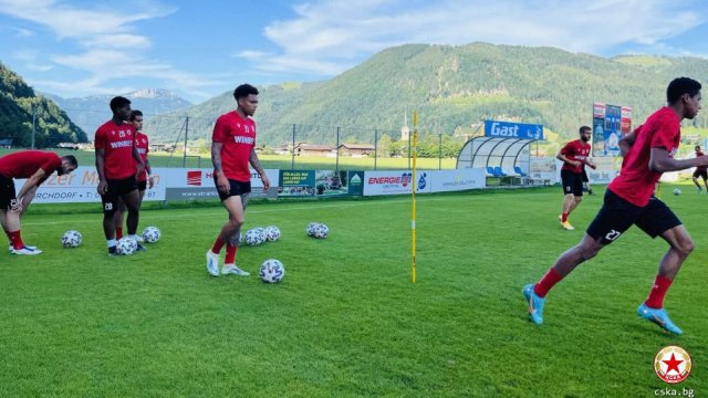 Kонтролата между ЦСКА и унгарския шампион Ференцварош няма да се