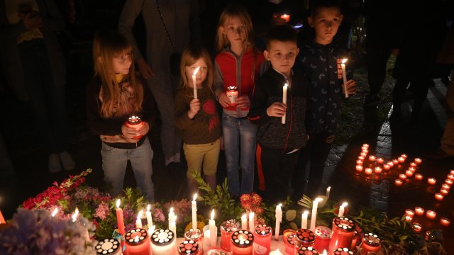 Общо 176 деца са загинали и повече от 324 са