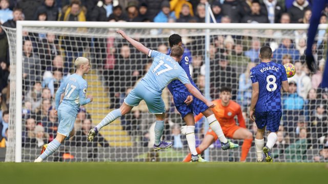 Отборът на Манчестър Сити поведе с 13 точки на върха