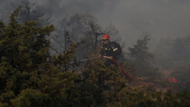 Пети ден в северната част на Кипър продължава опустошителният пожар