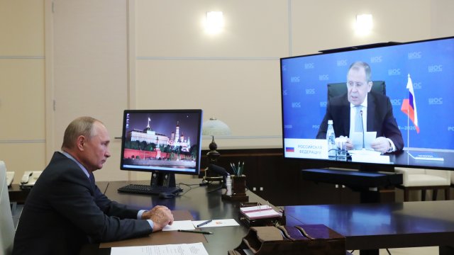 В неделя руският външен министър Сергей Лавров отрече твърденията че