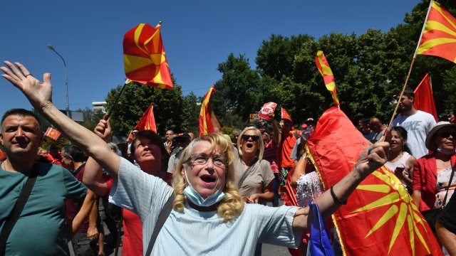 Македонският парламент одобри френското предложение за започване на преговори за