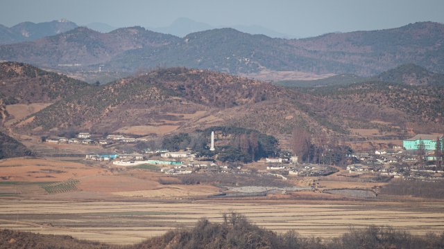 Войници откриха стрелба през границата между Северна и Южна Корея
