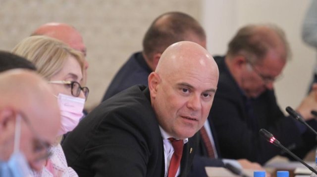 Висшият съдебен съвет решава днес дали да прекрати предсрочно мандата