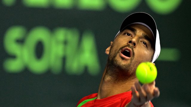 Димитър Кузманов е само на победа от участие в основната