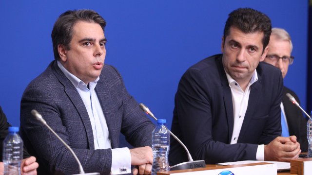 Ясни са водачите на листи на Продължаваме промяната Сред тях са