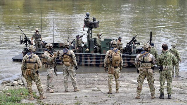 Унгария разполага с достатъчен брой национални въоръжени сили така че