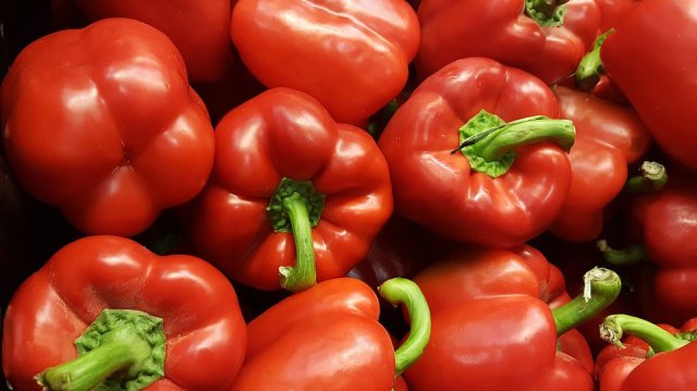 Дрога укрита в чушки е открита при проверка на багаж