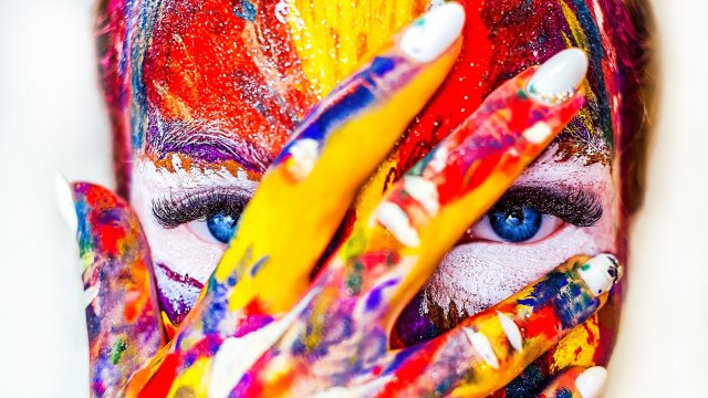 Хромотерапията лечебно въздействие с помощта на цветовете се прилага като