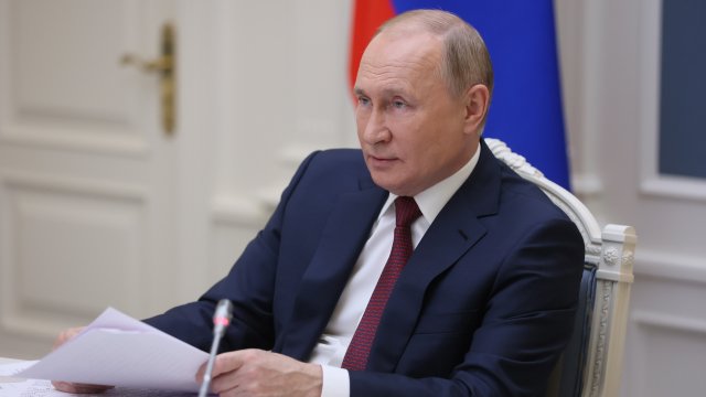 Президентът на Русия Владимир Путин поиска от руското правителство да преговаря