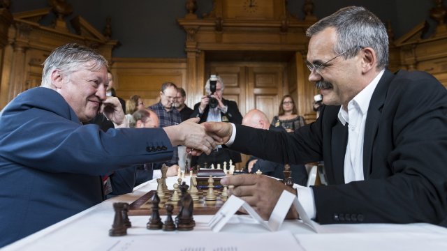 Бившият световен шампион с шахмата Анатолий Карпов вече е в