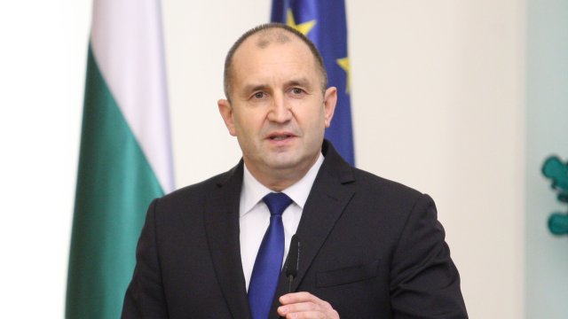 Радев е на визита в Германия, среща се с Шолц и Щайнмайер