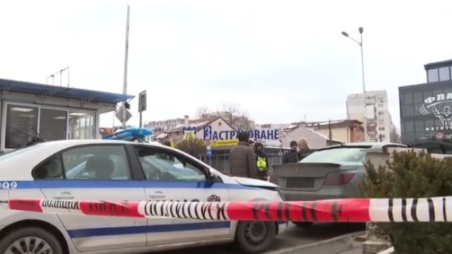 32 годишният мъж който вчера удари две коли и патрулка след