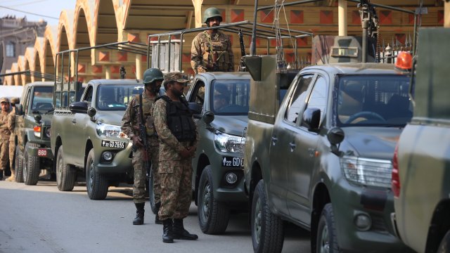 Експлозия в джамия в Северозападен Пакистан в понеделник отне живота